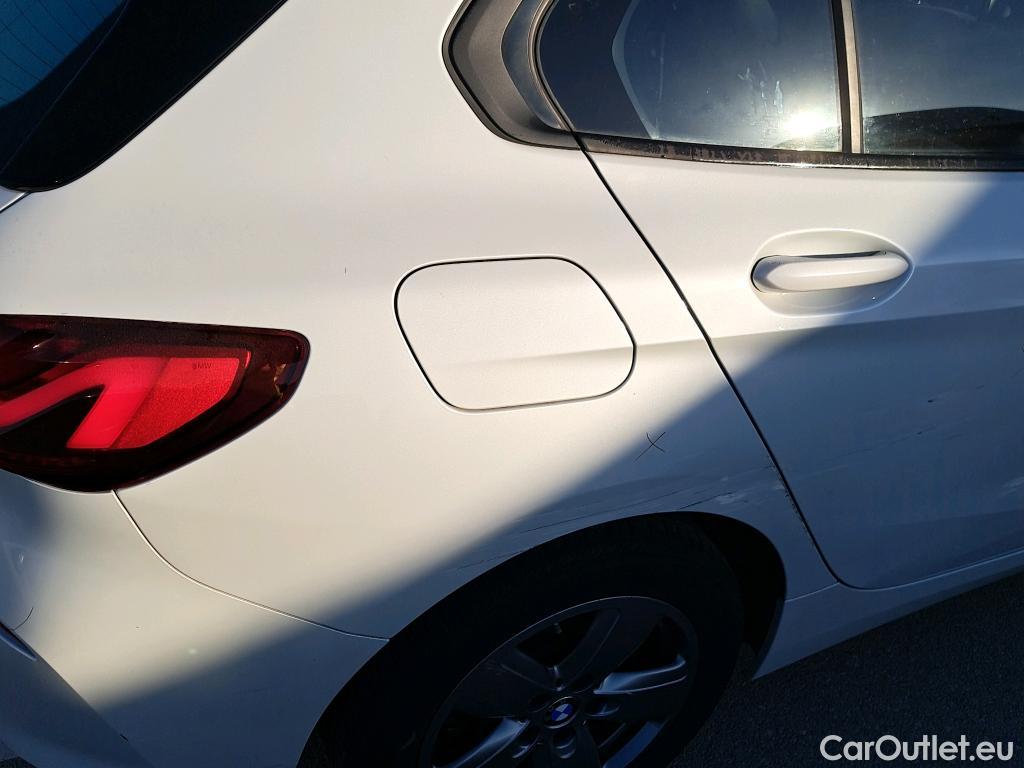  Bmw  Serie 1 BMW  / 2019 / 5P / berlina con portón 118i #3