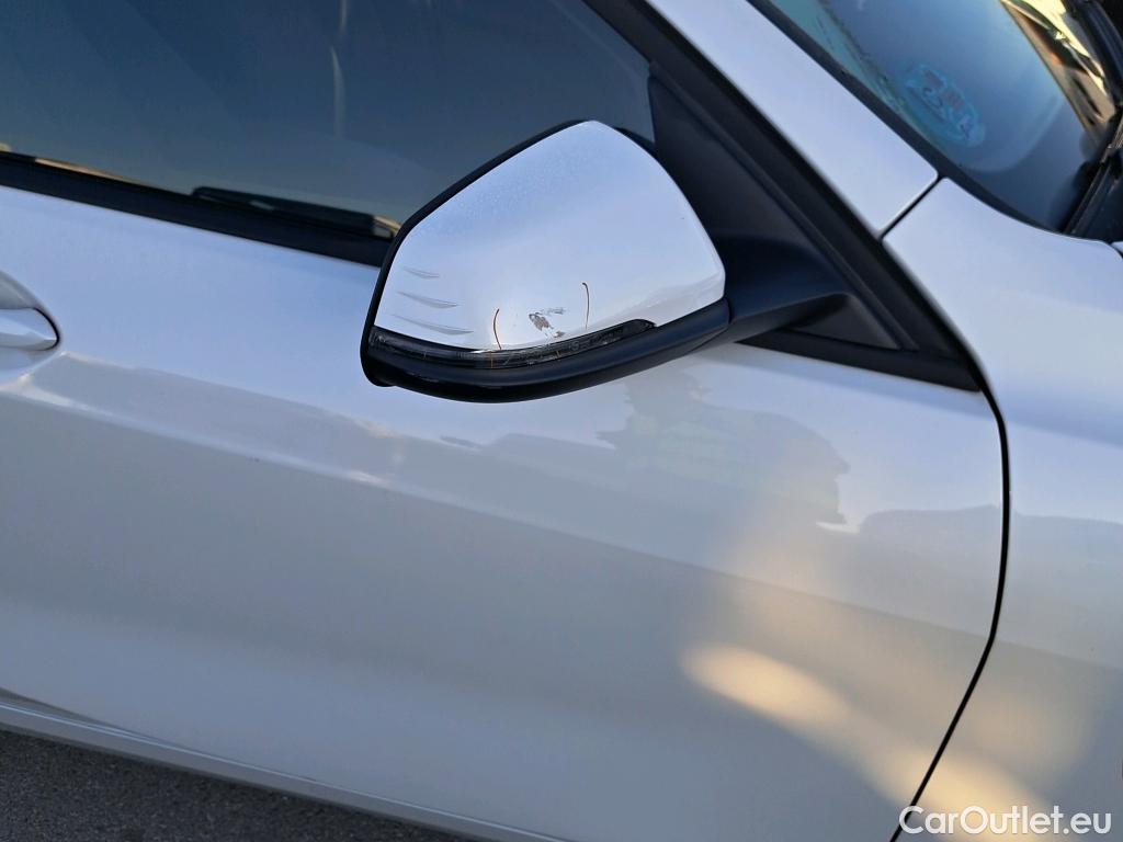  Bmw  Serie 1 BMW  / 2019 / 5P / berlina con portón 118i #19