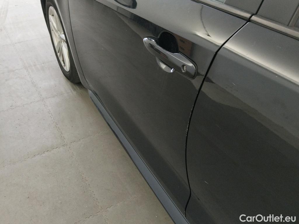  Toyota  Corolla TOYOTA  / 2019 / 5P / familiar 1.8 125H ACTIVE TECH E-CVT TOU SPORT #1