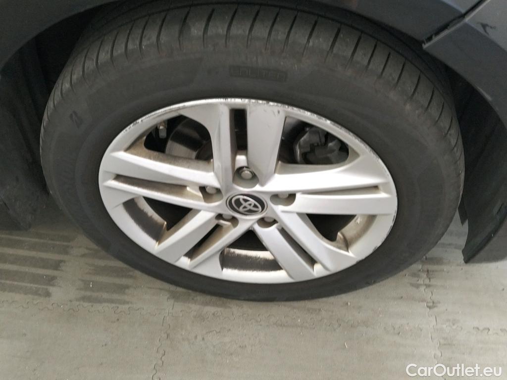  Toyota  Corolla TOYOTA  / 2019 / 5P / familiar 1.8 125H ACTIVE TECH E-CVT TOU SPORT #9