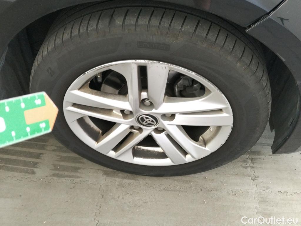  Toyota  Corolla TOYOTA  / 2019 / 5P / familiar 1.8 125H ACTIVE TECH E-CVT TOU SPORT #10
