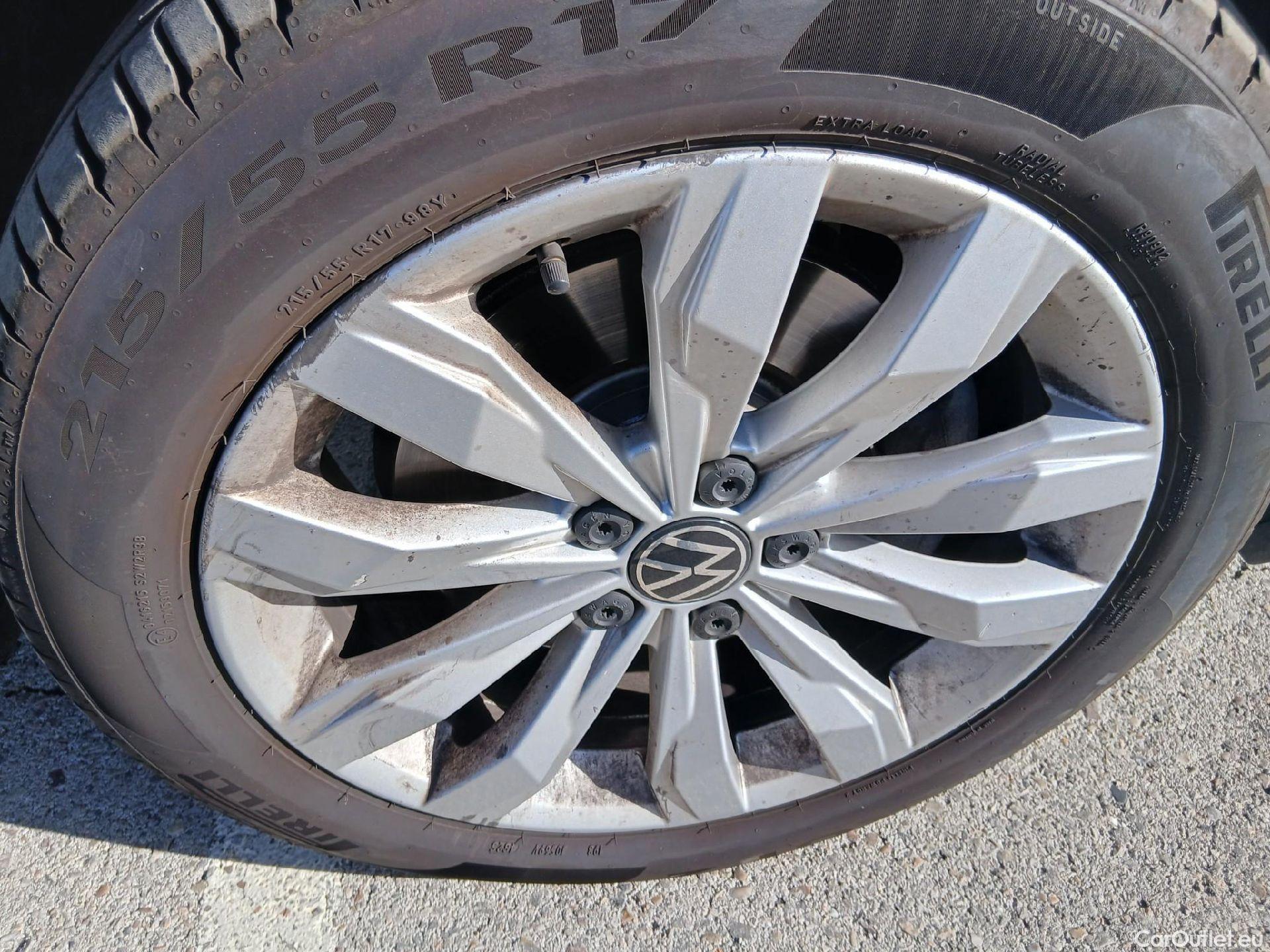  Volkswagen  T-ROC VOLKSWAGEN  / 5P / Advance 2.0 TDI 150 CV DSG #46
