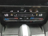  Volkswagen  Passat Volkswagen  Variant 2.0 TDI 90kW DSG Style Business 5d #21
