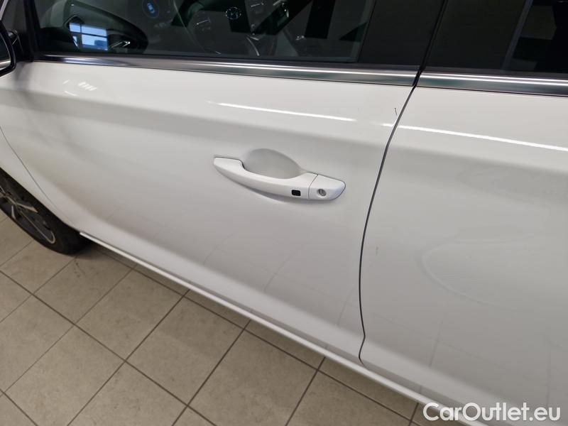  Hyundai  i30   cw (PD)(2017->)  Kom.1.5TGDi 118 Style AT #18