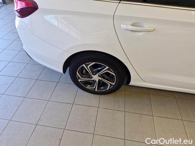  Hyundai  i30   cw (PD)(2017->)  Kom.1.0TGDI 88 Family #8