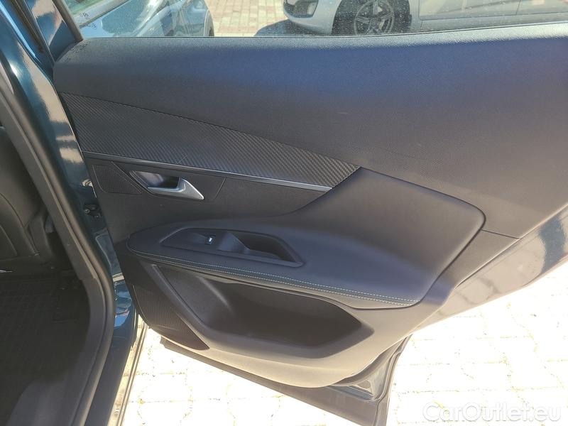  Peugeot  3008  (2016)  1.5D 130 Allure #9