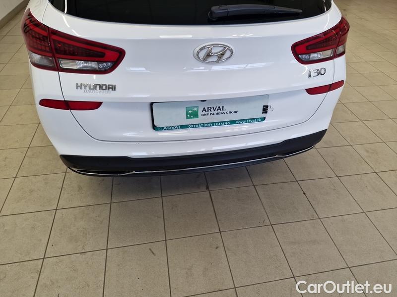  Hyundai  i30   cw (PD)(2017->)  Kom.1.5TGDi 118 Style AT #13