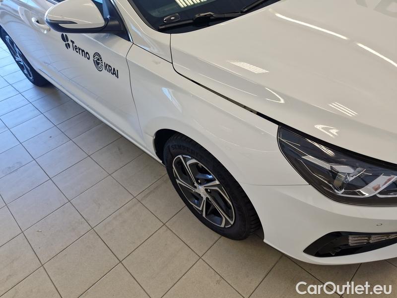 Hyundai  i30   cw (PD)(2017->)  Kom.1.0TGDI 88 Family #3