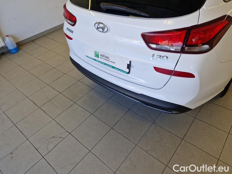  Hyundai  i30   cw (PD)(2017->)  Kom.1.0TGDI 88 Family #10