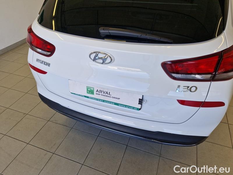  Hyundai  i30   cw (PD)(2017->)  Kom.1.0TGDI 88 Family #12
