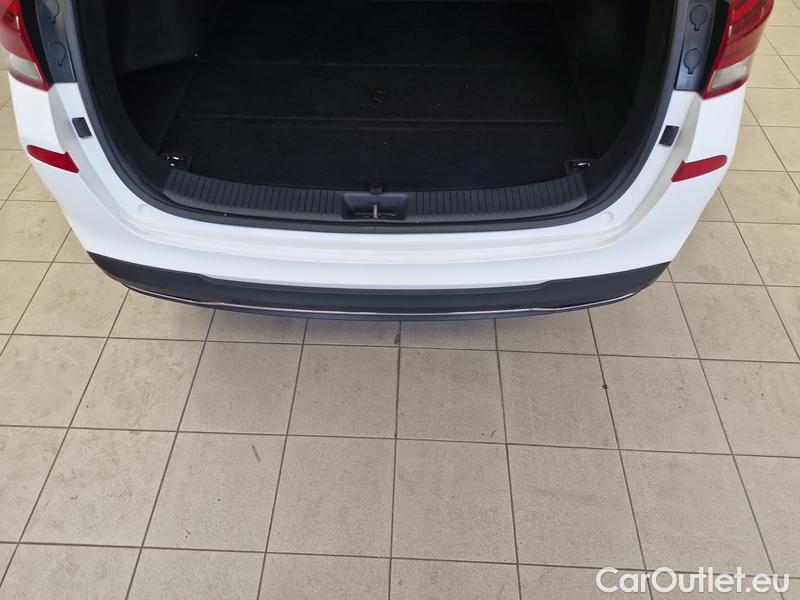  Hyundai  i30   cw (PD)(2017->)  Kom.1.5TGDi 118 Style AT #15