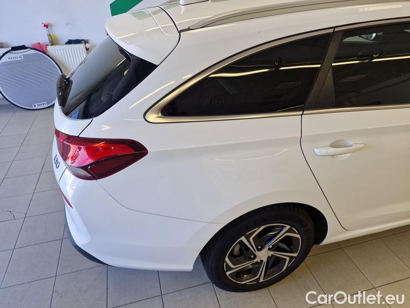  Hyundai  i30   cw (PD)(2017->)  Kom.1.0TGDI 88 Family #9