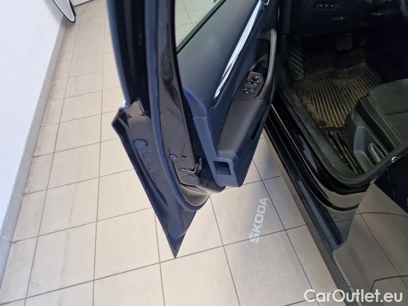  Skoda  Octavia  Combi (NX3)(2020) Oct.C. 4 2.0TDI 150 Style AT #18