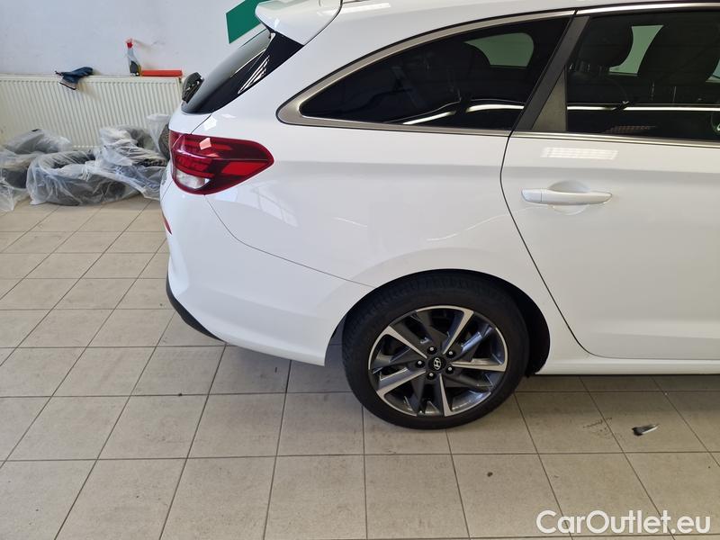  Hyundai  i30   cw (PD)(2017->)  Kom.1.5TGDi 118 Style AT #11