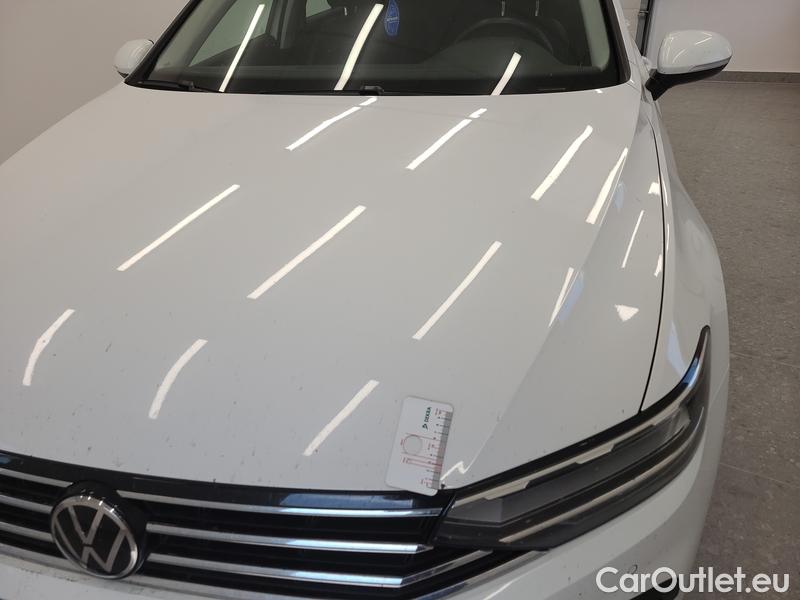  Volkswagen  Passat  8 SW (2014) Pas.Var.2.0TDI 147 Eleg 4X4 AT #3