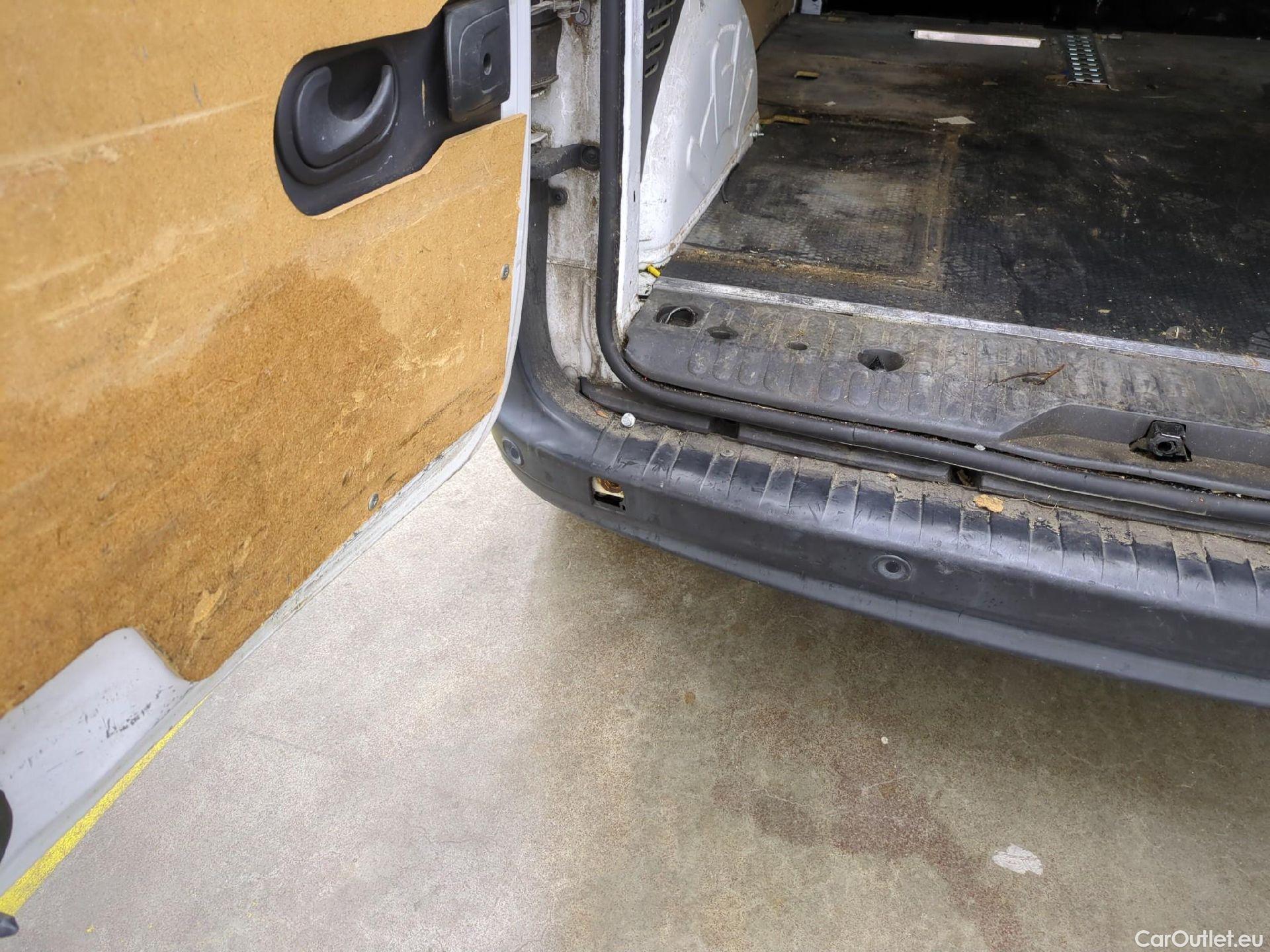  Renault  Kangoo  Express Maxi Extra (Série Spéciale) 1.5 dCi 90CV BVM5 E6 #64