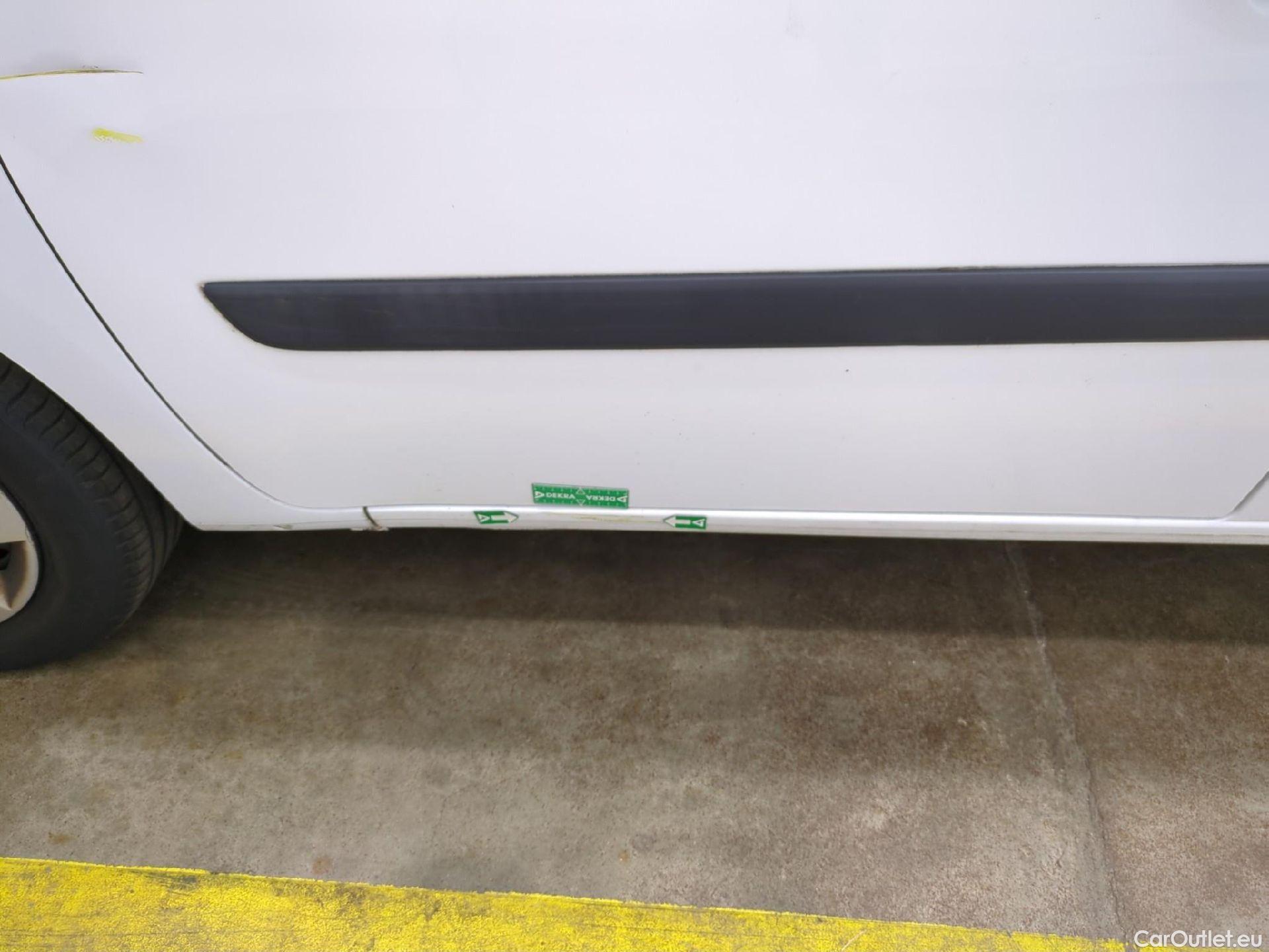  Renault  Kangoo  Express Maxi Extra (Série Spéciale) 1.5 dCi 90CV BVM5 E6 #45