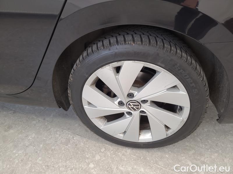  Volkswagen  Golf  7 Sportsvan (2017) V.2.0TDI 150 Style AT #4