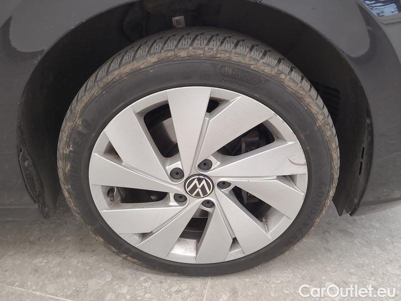  Volkswagen  Golf  7 Sportsvan (2017) V.2.0TDI 150 Style AT #1