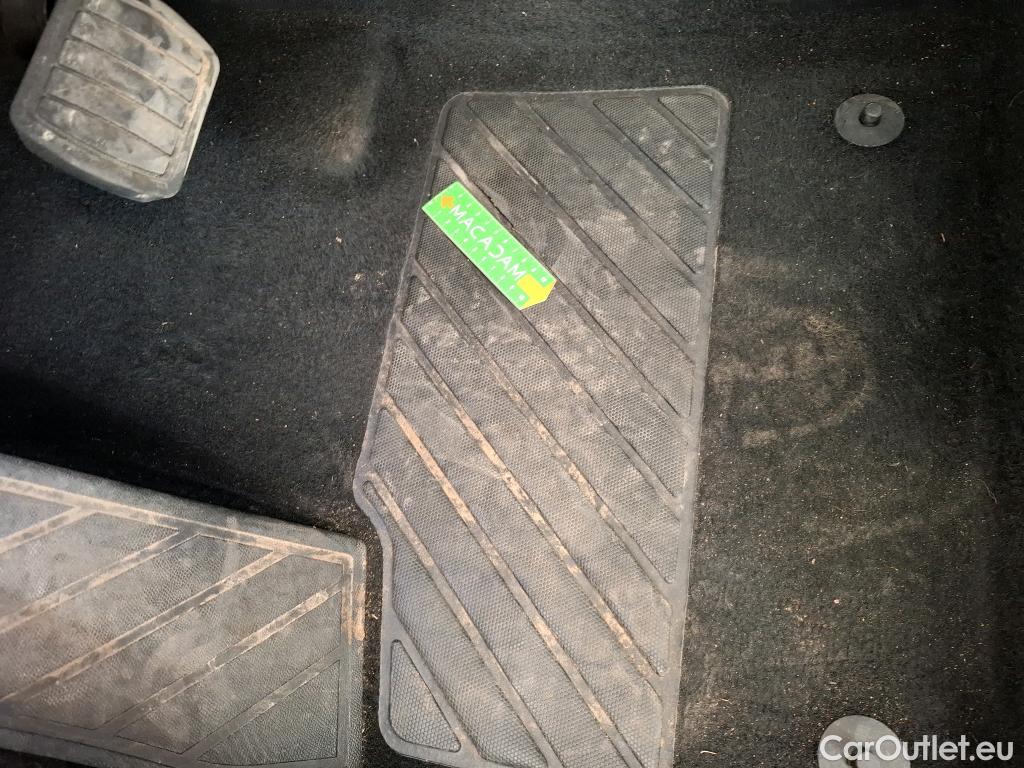  Citroen  C5 Aircross CITROEN  / 2022 / 5P / SUV Hybride rechargeable 225 e-EAT8 Feel #9