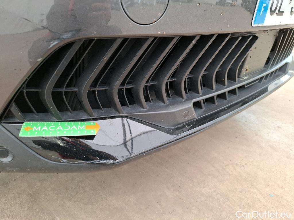  Citroen  C5 Aircross CITROEN  / 2022 / 5P / SUV Hybride rechargeable 225 e-EAT8 Feel #17
