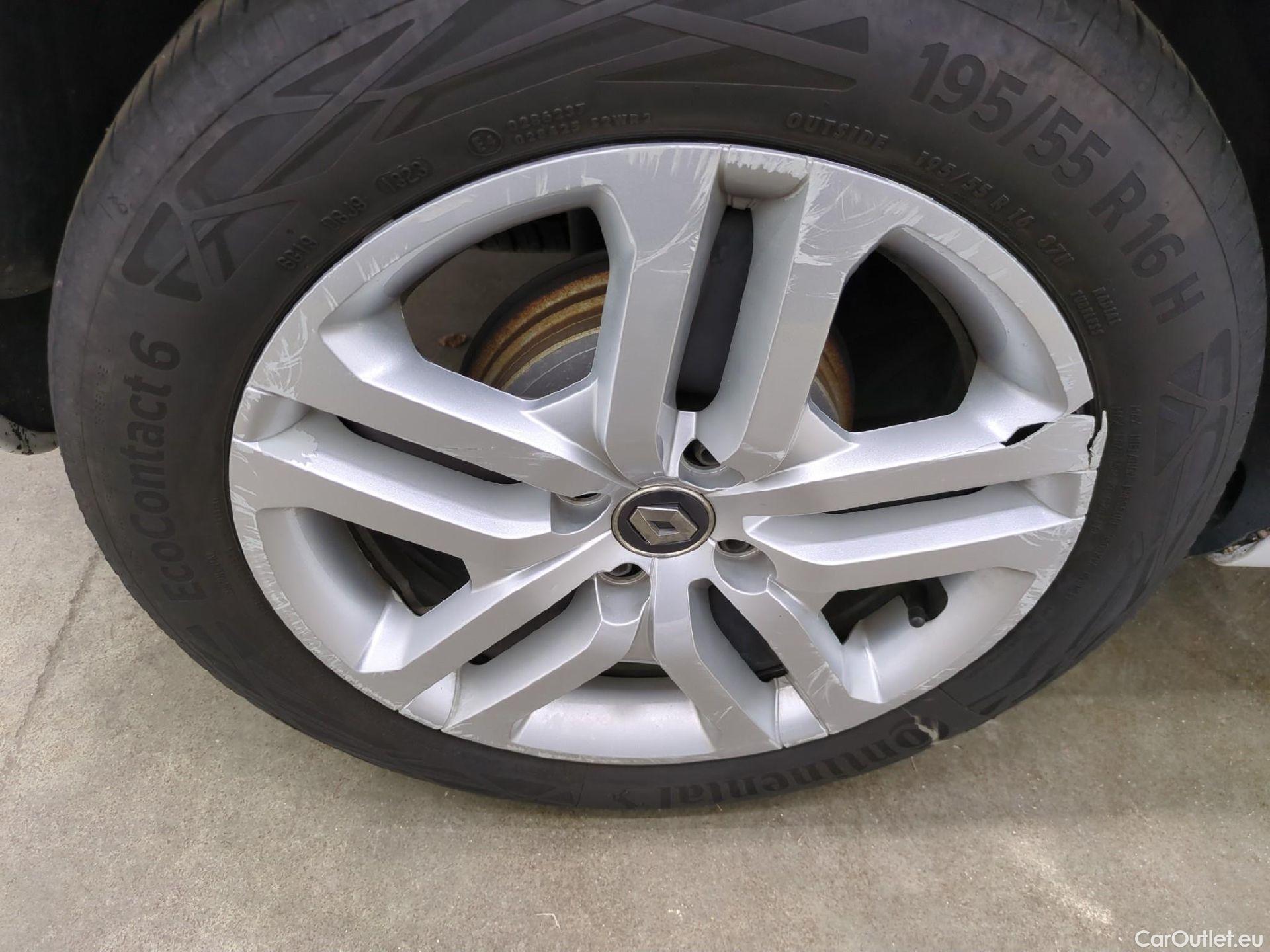  Renault  Clio  IV Business 0.9 TCe 90CV BVM5 E6 #22