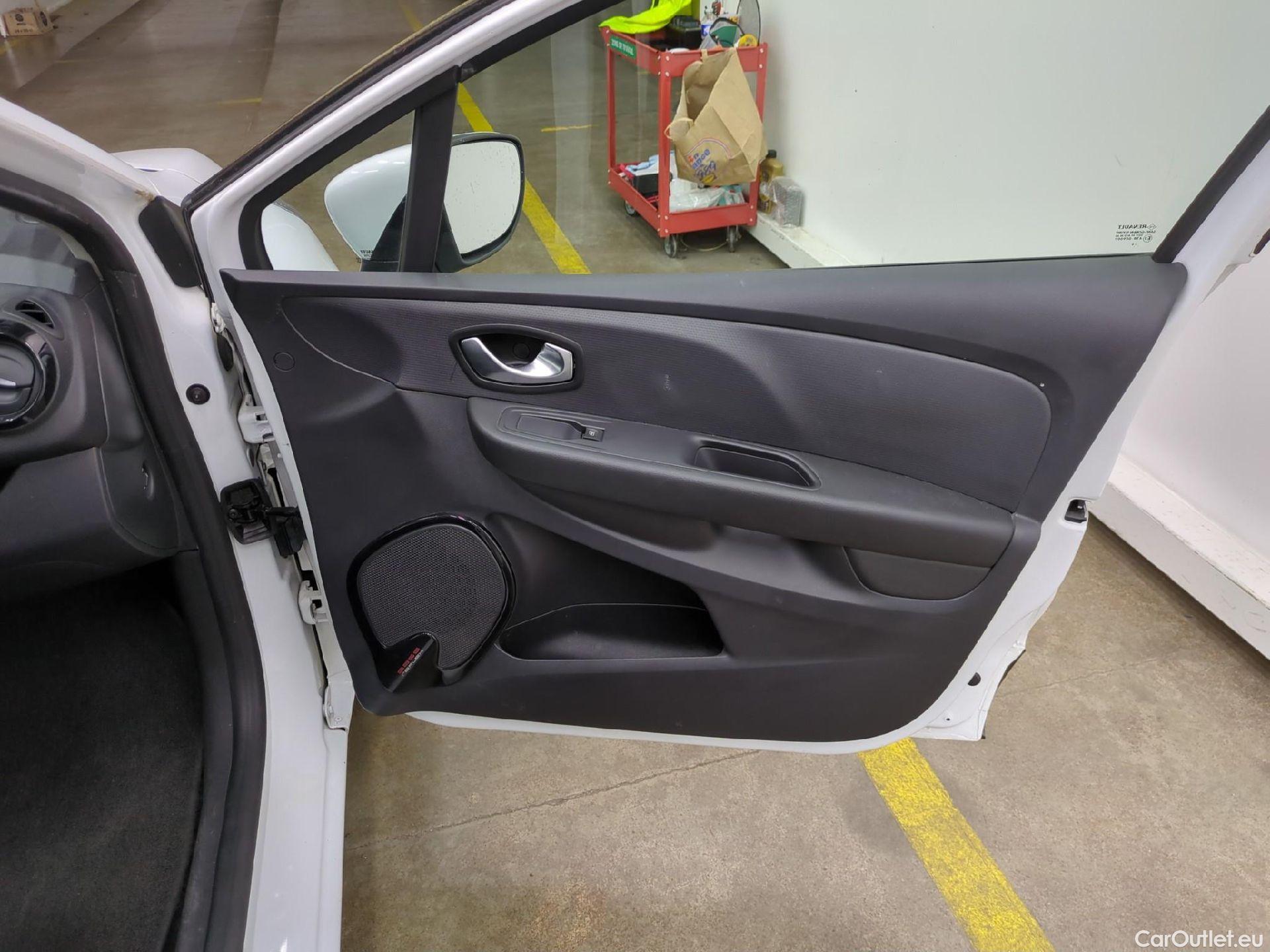  Renault  Clio  IV Business 0.9 TCe 90CV BVM5 E6 #13
