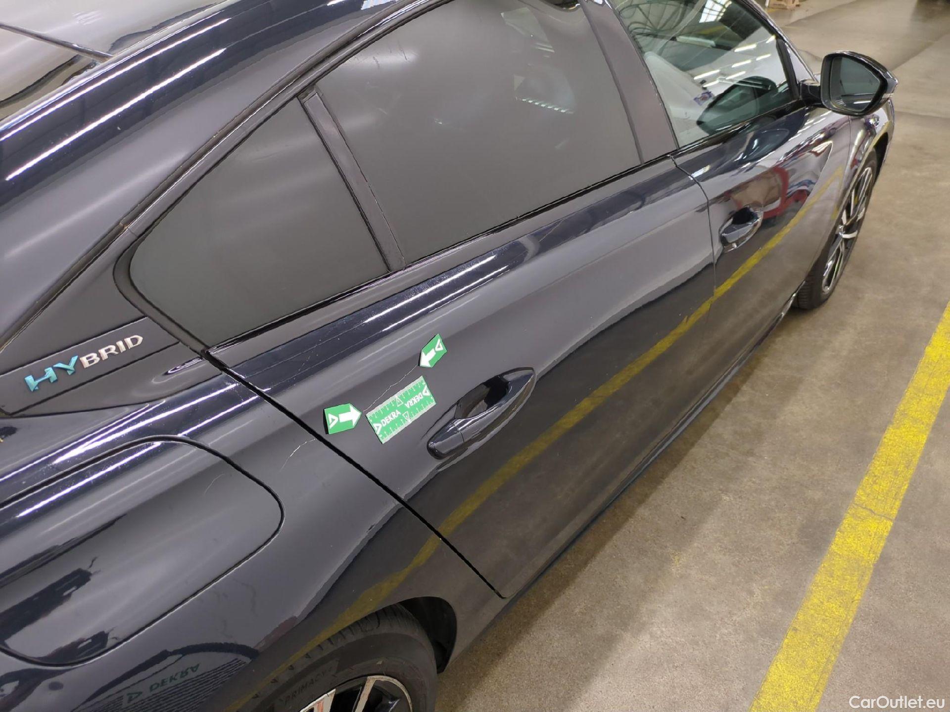  Peugeot  508 PEUGEOT  / 2018 / 5P / Berline HYBRID 225 E-EAT8 GT #32