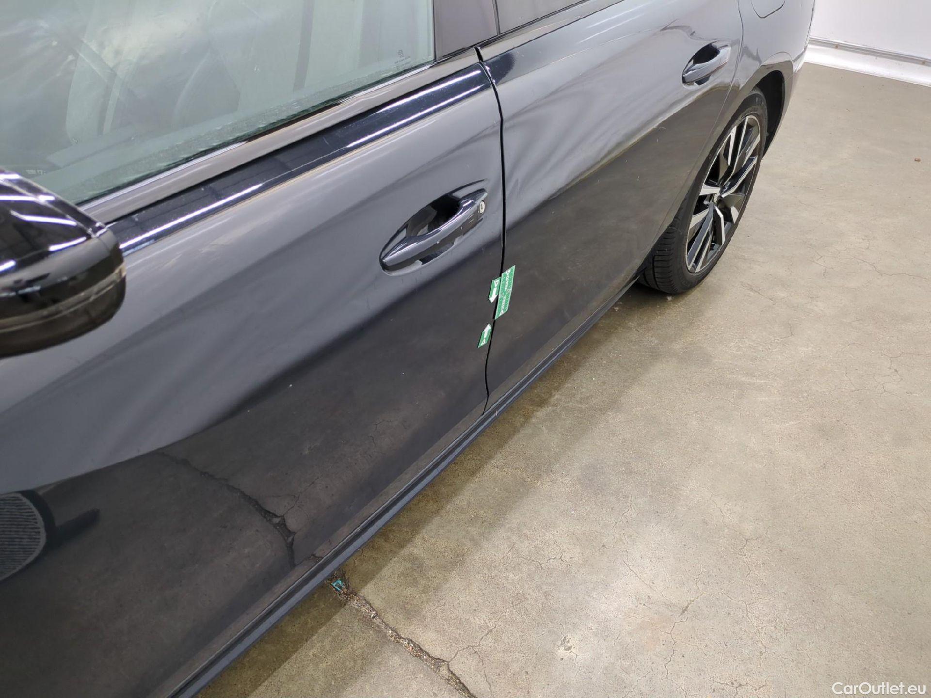  Peugeot  508 PEUGEOT  / 2018 / 5P / Berline HYBRID 225 E-EAT8 GT #65