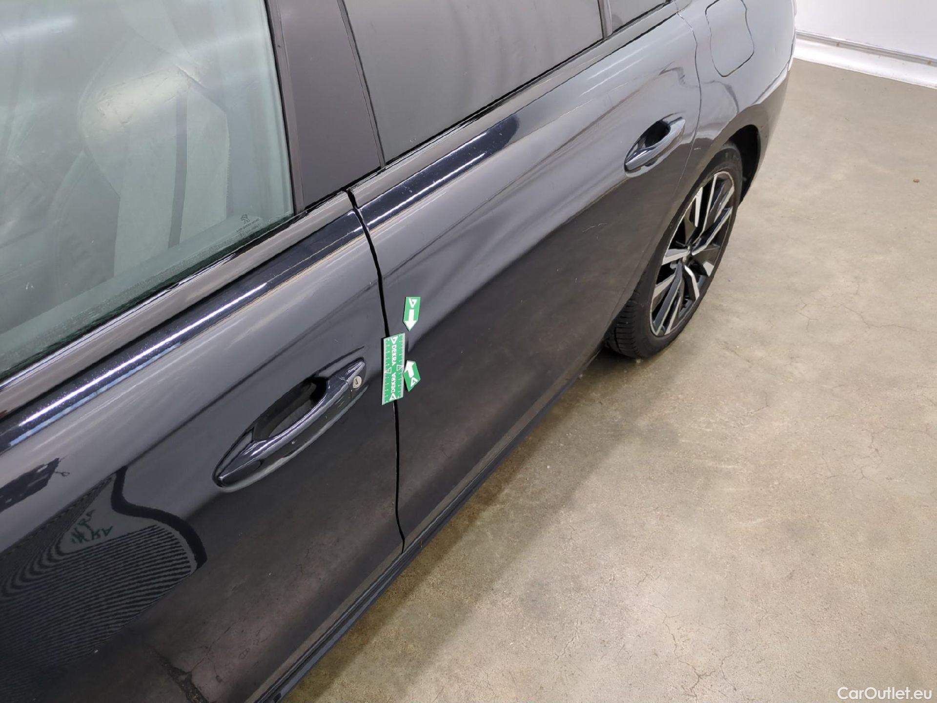  Peugeot  508 PEUGEOT  / 2018 / 5P / Berline HYBRID 225 E-EAT8 GT #69