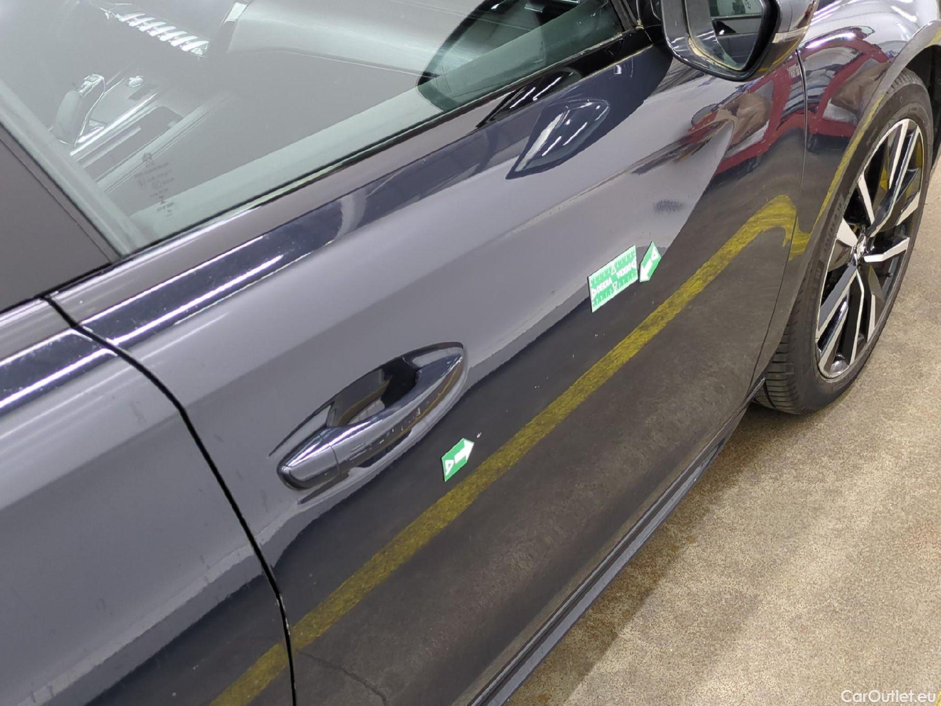  Peugeot  508 PEUGEOT  / 2018 / 5P / Berline HYBRID 225 E-EAT8 GT #42