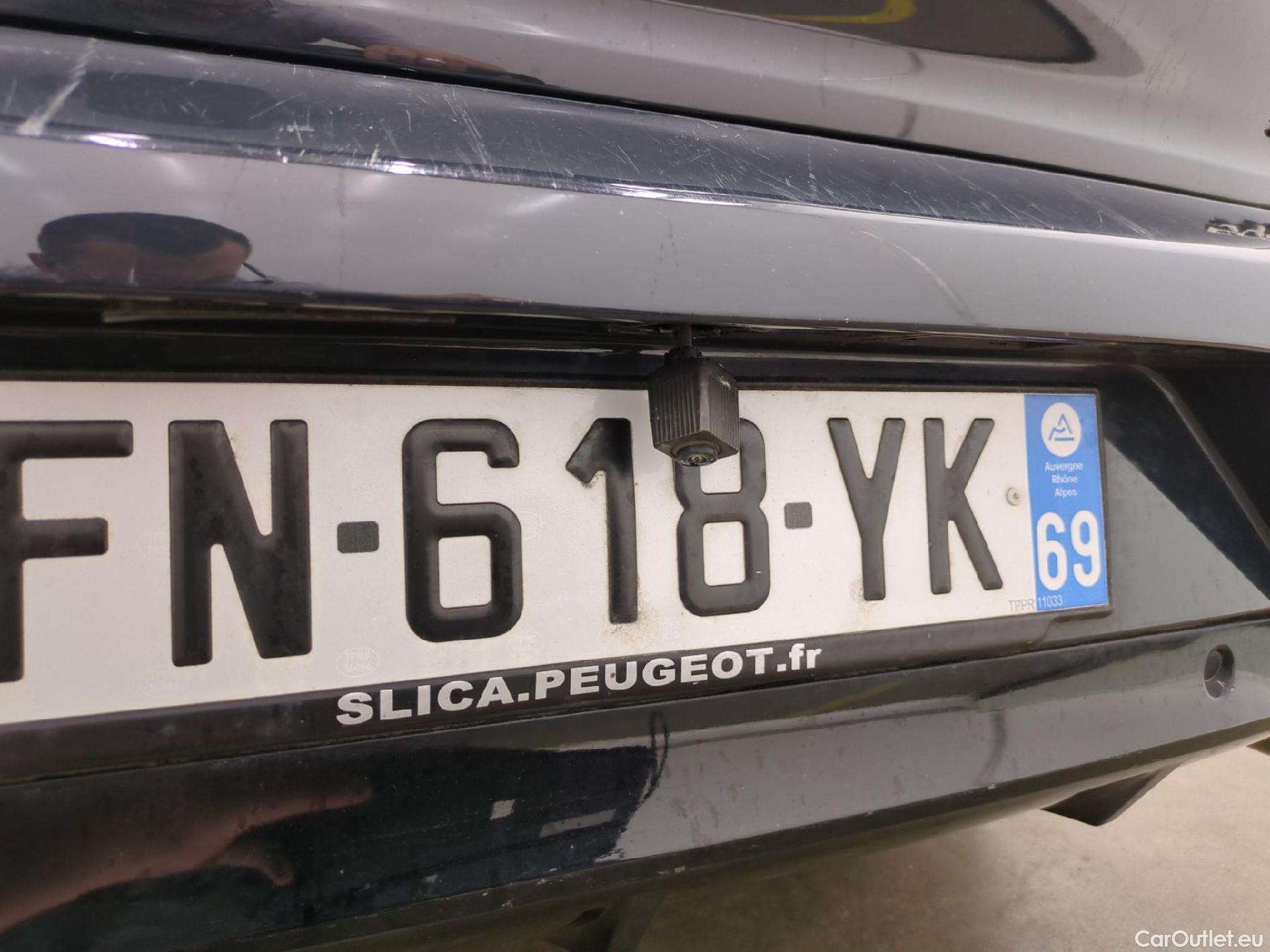  Peugeot  508 PEUGEOT  / 2018 / 5P / Berline HYBRID 225 E-EAT8 GT #100