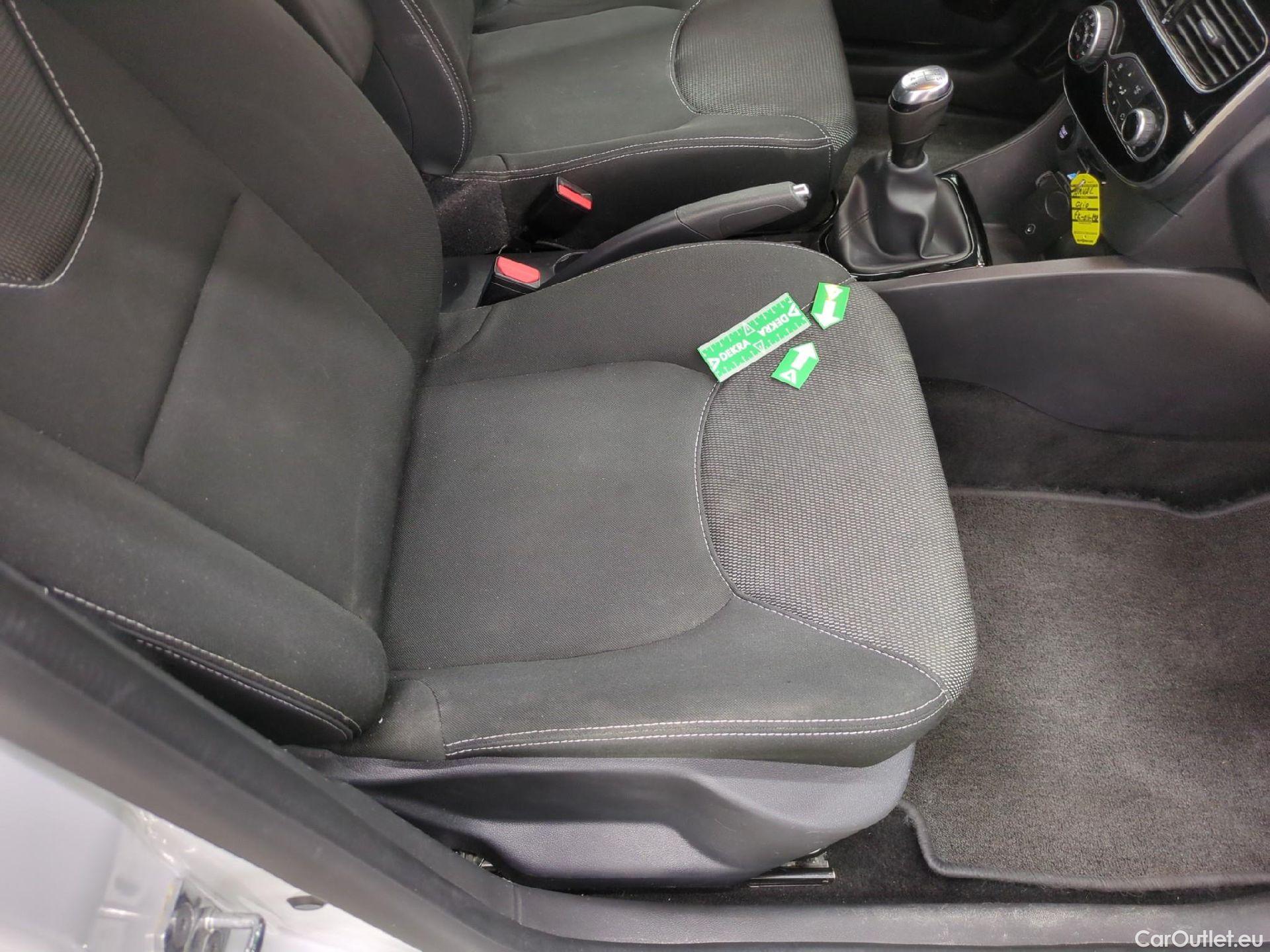  Renault  Clio  IV Business 0.9 TCe 90CV BVM5 E6 #16