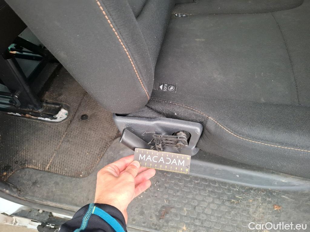  Renault  Trafic RENAULT  4p Combi Zen L1 Energy dCi 125 8 places #25