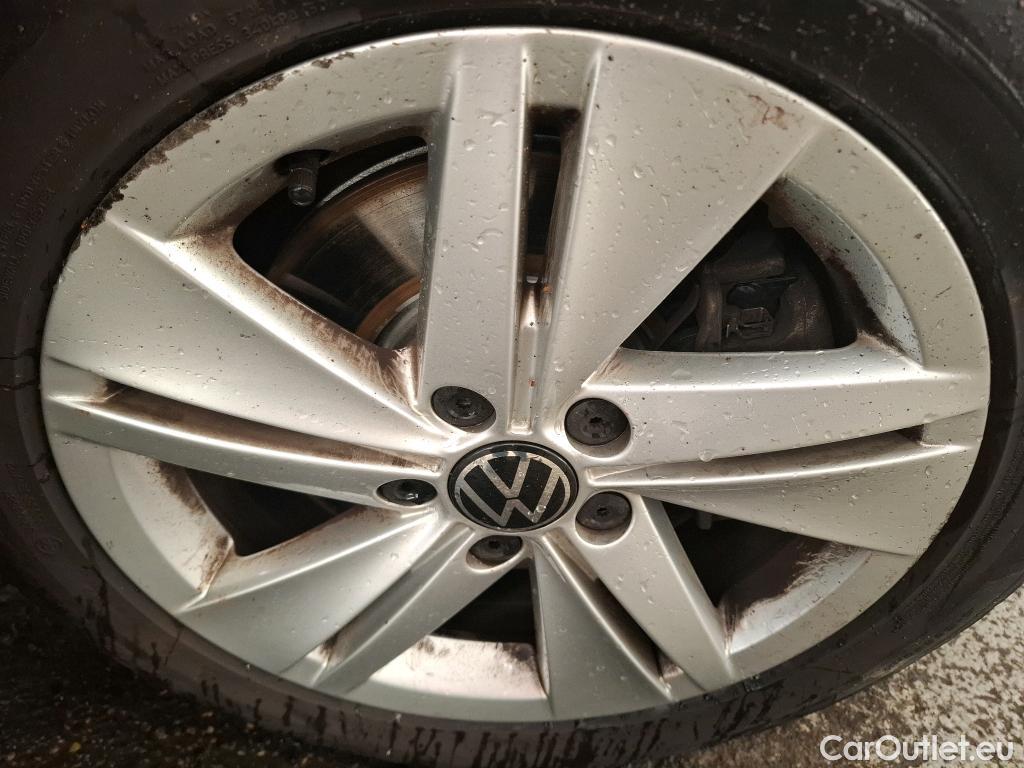 Volkswagen  Golf  VIII SW Life Plus 2.0 TDI 115CV BVM6 E6d #4