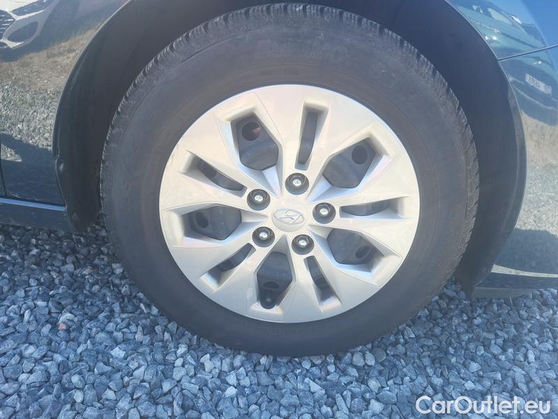  Hyundai  i30  (PD)(01.2017  ->)  kom. TGDI 120 Start Plus #19