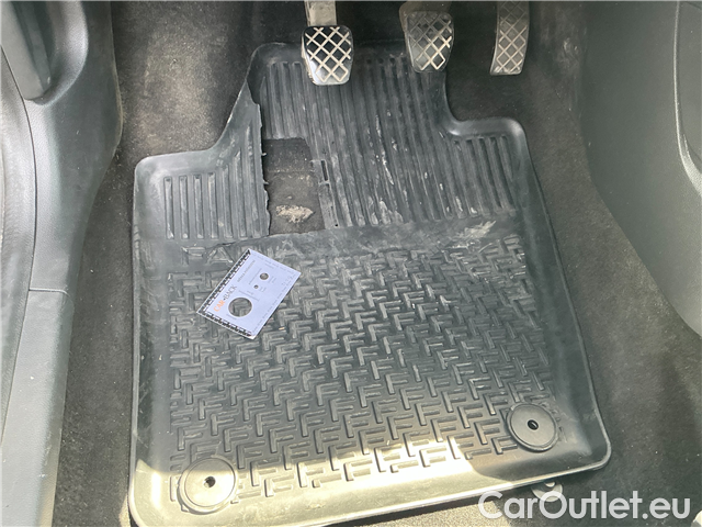  Skoda  Fabia Com.1.0TSI 70 Ambition 5d #2