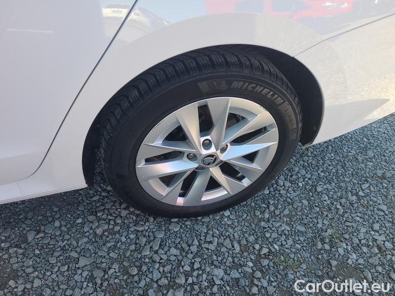  Skoda  Octavia  Lim. (NX3)(2020)  1.5TSI 110 Style 5d #4