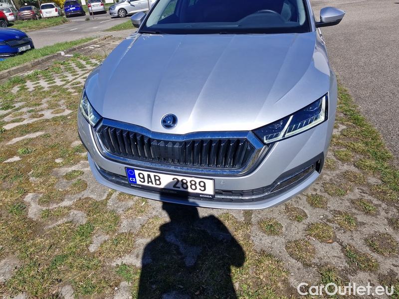  Skoda  Octavia  Lim. (NX3)(2020) Oct.2.0TDI 110 Style 4WD AT #4