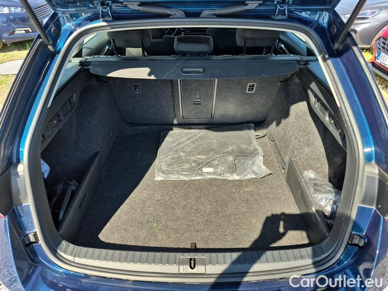  Skoda  Octavia  Combi (NX3)(2020) Oct.Combi 1.5TSI 110 Style Aut #1