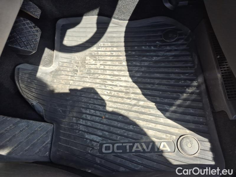  Skoda  Octavia  Combi (NX3)(2020) Oct.Combi 1.5TSI 110 Style Aut #9