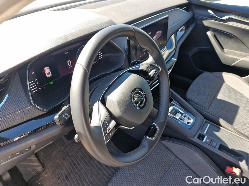  Skoda  Octavia  Lim. (NX3)(2020) Oct.2.0TDI 110 Style 4WD AT #9