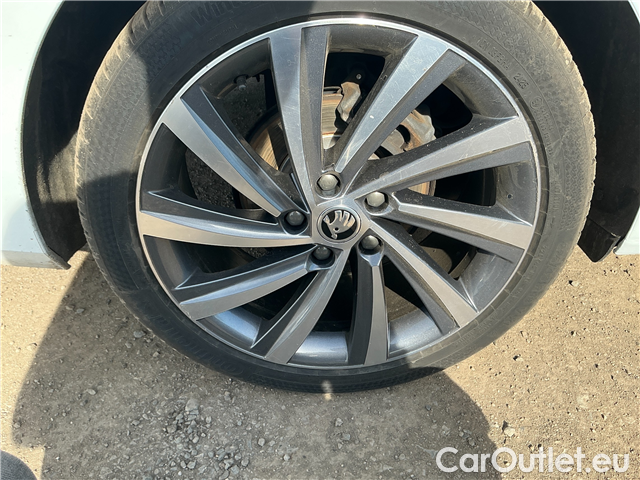  Skoda  Octavia  1.5TSI 110 Style 5d #4