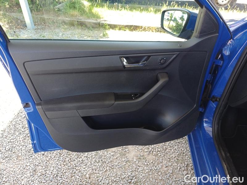  Skoda  Fabia  Combi (2015) Com.1.0TSI 70 Ambition 5d #8