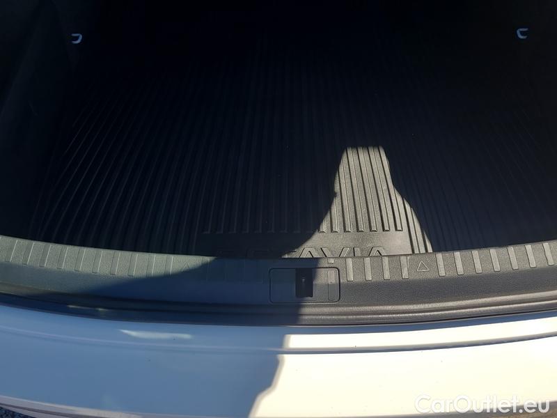  Skoda  Octavia  Lim. (NX3)(2020)  1.5TSI 110 Style 5d #6
