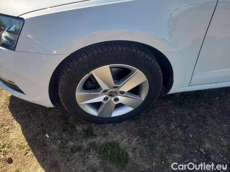  Skoda  Octavia  Combi  (5E5)(03.2017->) Co1.5TSI 110 Ambition #4