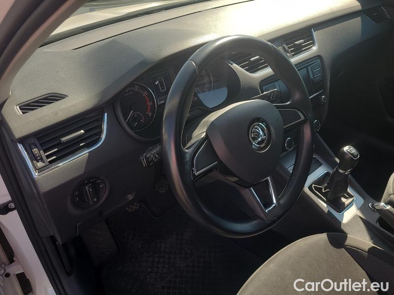  Skoda  Octavia  Combi  (5E5)(03.2017->) Co1.5TSI 110 Ambition #12