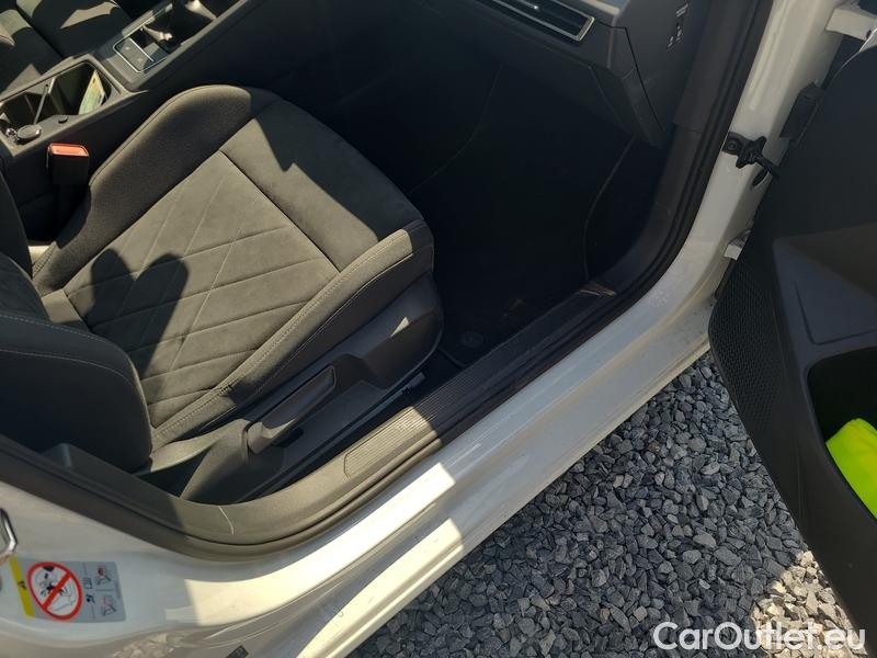  Volkswagen  Golf  VIII Variant (DB5) (2024) Var.2.0TDI 110 Style 5d #11
