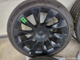  Tesla  Model Y TESLA  Long Range Dual Motor AWD 5d 378kW #42