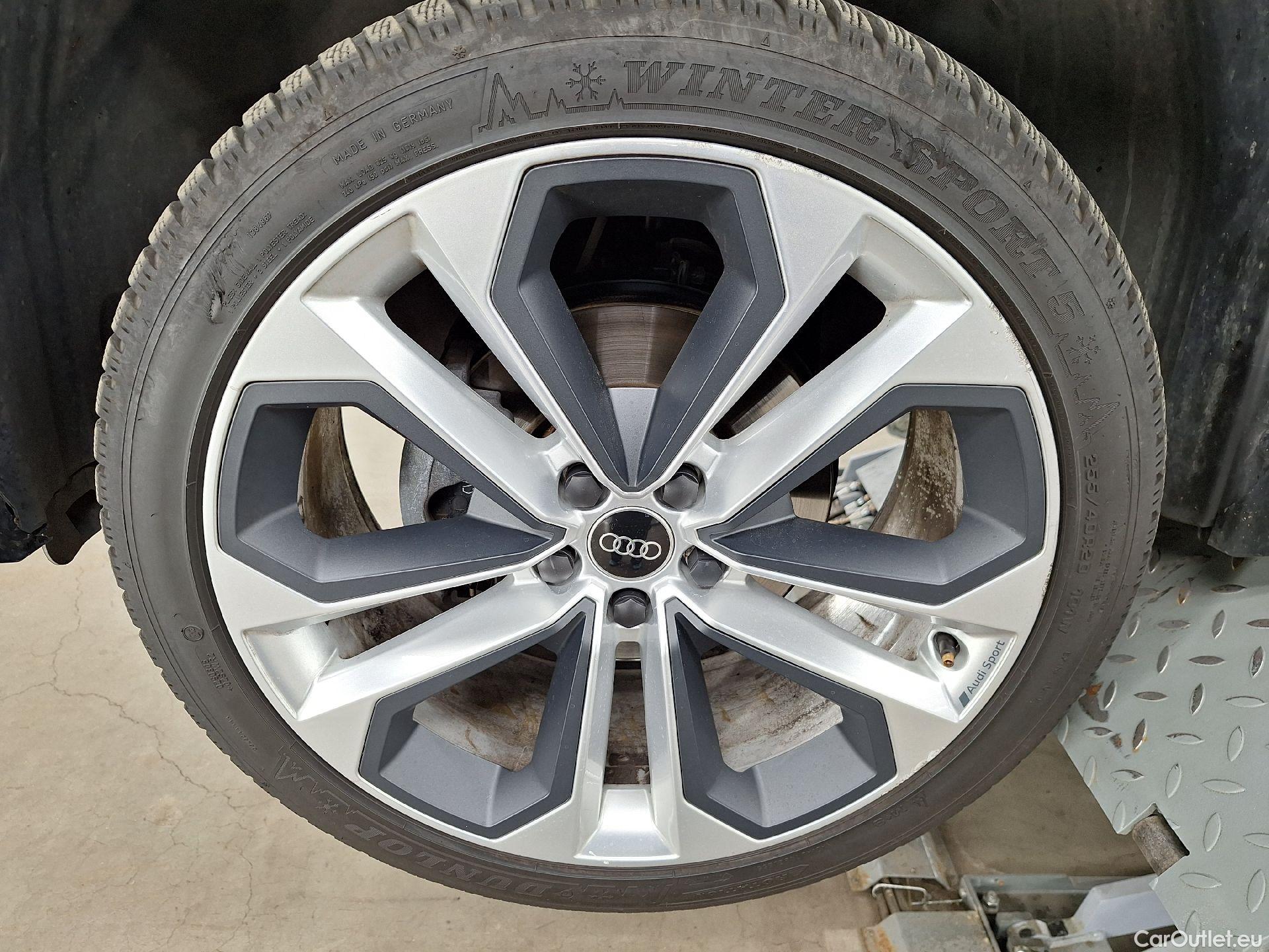  Audi  Q3 Audi,  '18, Audi  35 TDI S tronic S line Business Edition 5d #43